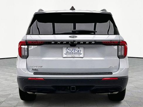 Certified 2025 Ford Explorer Active image 4