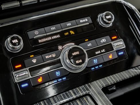 Used 2022 Lincoln Navigator Black Label image 34