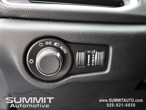 New 2027 Chrysler Pacifica Select AWD/4WD image 47