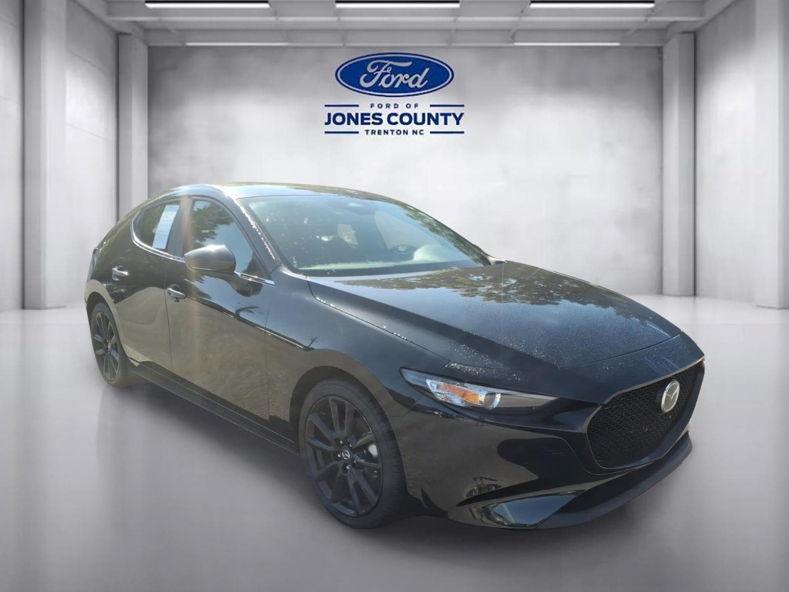 Used 2024 MAZDA MAZDA3 s FWD image 1