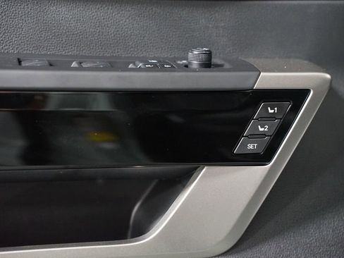 Used 2025 Toyota Tundra Limited image 36