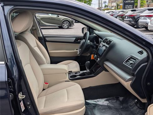 Used 2018 Subaru Outback 2.5i Premium AWD/4WD image 8
