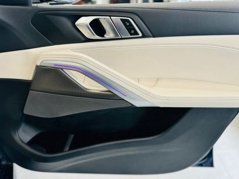 Used 2022 BMW X6 M50i w/ Executive Package image 19