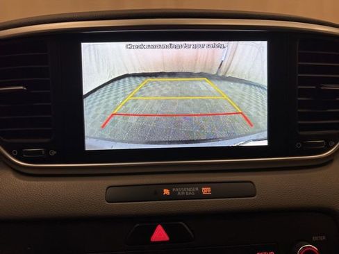 Used 2020 Kia Sportage LX w/ LX Popular Package image 19