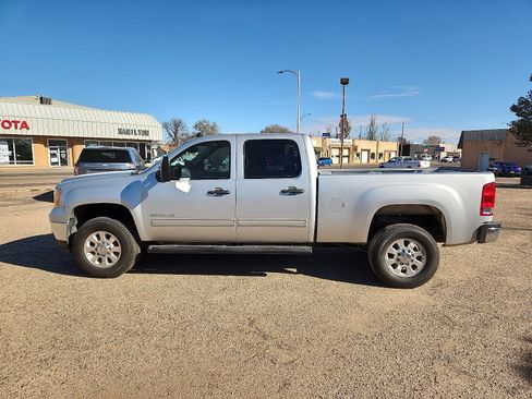 Used 2011 GMC Sierra 2500 SLE image 2