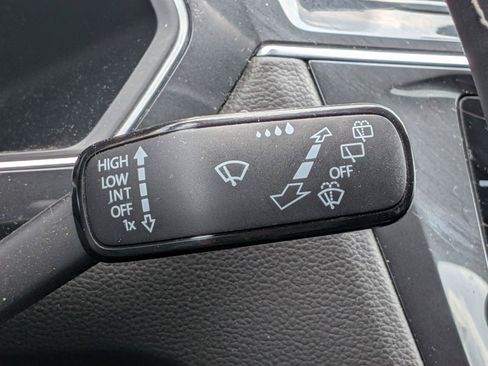 Used 2023 Volkswagen Tiguan SE FWD image 24