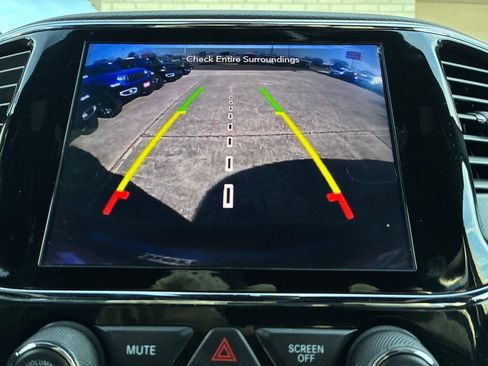 Used 2020 Jeep Grand Cherokee Altitude image 21