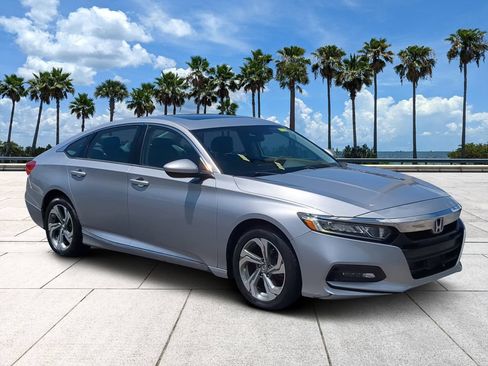 Used 2018 Honda Accord EX image 2