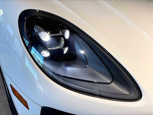 Used 2021 Porsche Macan S image 15