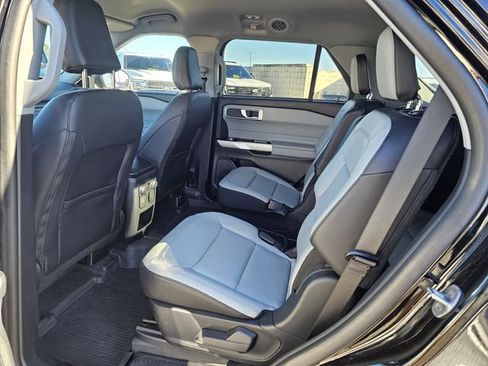 Used 2021 Ford Explorer XLT w/ Equipment Group 202A image 16