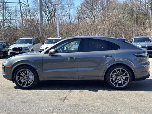 Used 2020 Porsche Cayenne Turbo image 8
