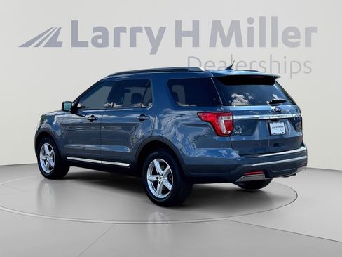 Used 2019 Ford Explorer XLT w/ Equipment Group 201A FWD image 4