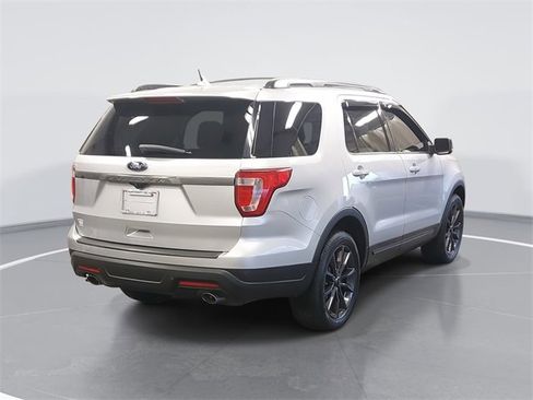 Certified 2019 Ford Explorer XLT w/ Equipment Group 202A image 3