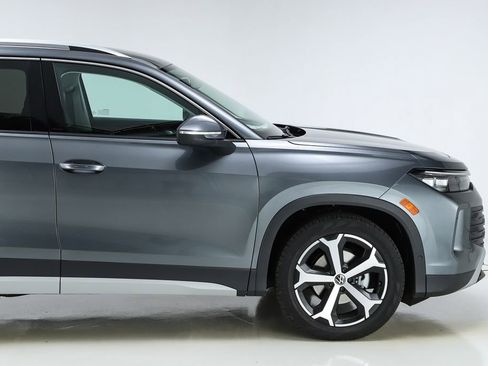 New 2026 Volkswagen Tiguan SE image 50