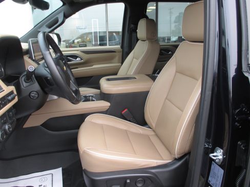 Used 2021 Chevrolet Tahoe Premier w/ Premium Package AWD/4WD image 20