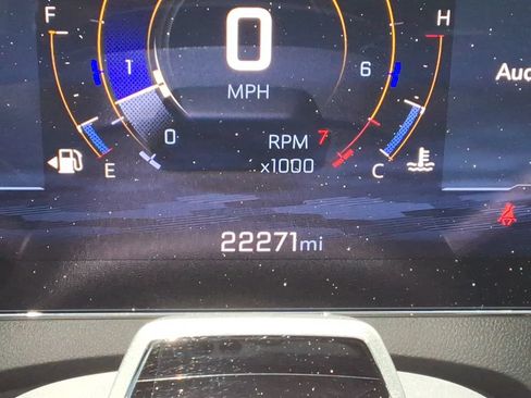 Certified 2025 Chevrolet Traverse High Country FWD image 30