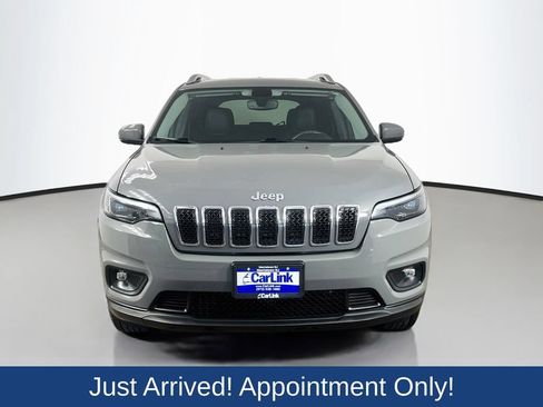 Used 2019 Jeep Cherokee Latitude Plus w/ Comfort/Convenience Group AWD/4WD image 2