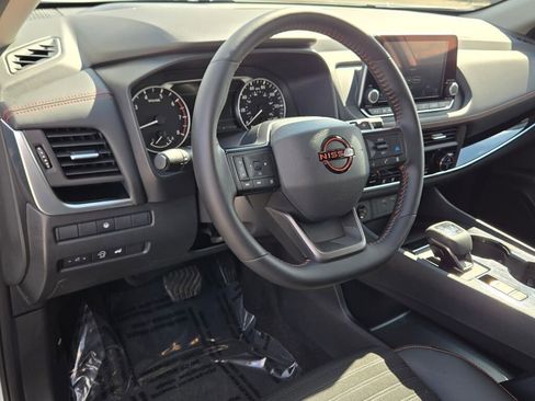 Used 2025 Nissan Rogue SV AWD/4WD image 20