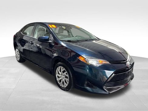 Used 2018 Toyota Corolla LE FWD image 3