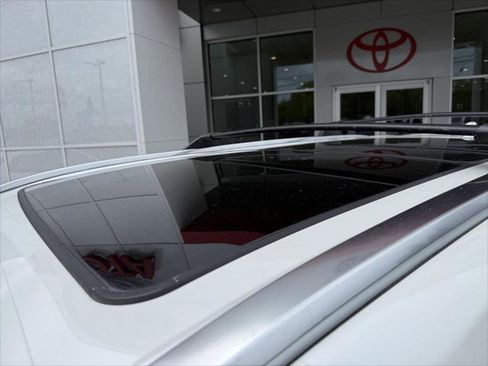 Certified 2021 Toyota Highlander Platinum AWD/4WD image 12
