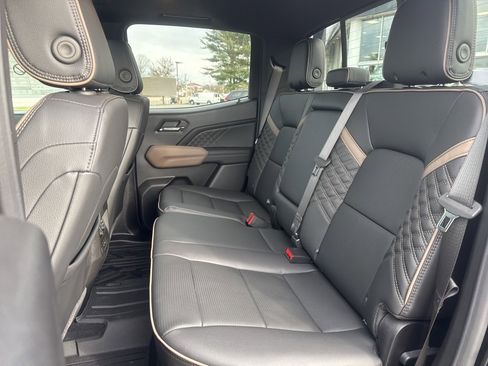 New 2025 GMC Canyon Denali image 25