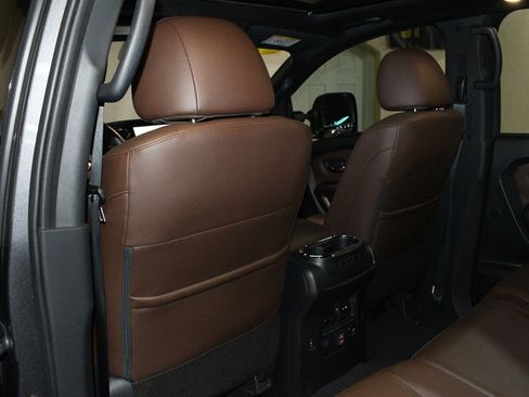 Used 2023 Nissan Titan Platinum Reserve w/ Moonroof Package AWD/4WD image 15