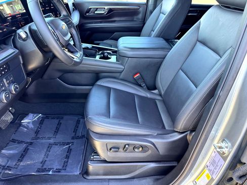 Used 2025 Chevrolet Tahoe LT image 12