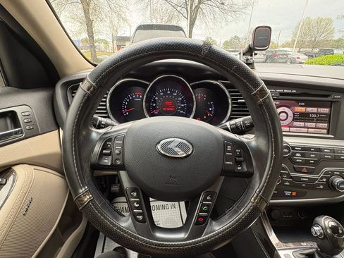 Used 2013 Kia Optima EX w/ Premium Pkg image 32