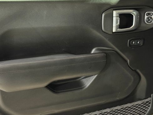 Used 2021 Jeep Gladiator Mojave image 13