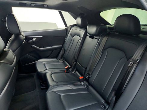 Used 2019 Audi Q8 Prestige w/ Luxury Package image 22