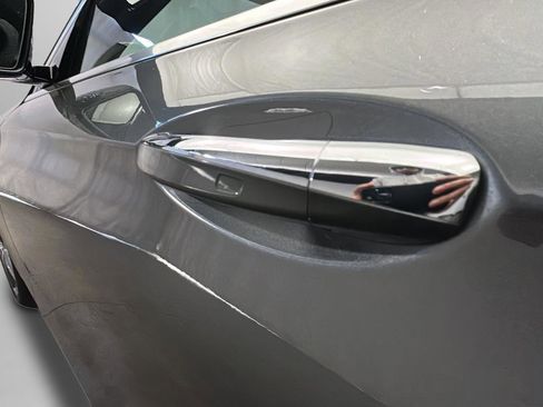 Used 2017 Mercedes-Benz E 300 4MATIC image 5