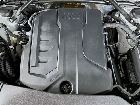 Used 2025 Audi Q5 Premium w/ 19" Wheel Package image 13