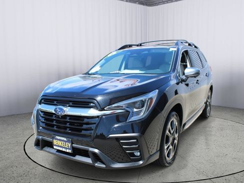 Used 2023 Subaru Ascent Limited w/ Technology Package AWD/4WD image 4