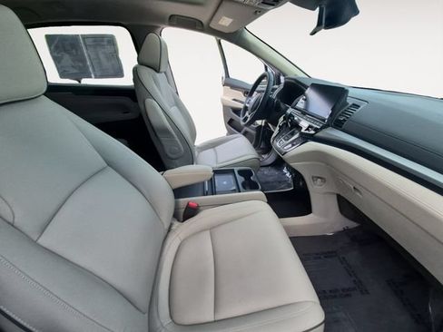 Certified 2025 Honda Odyssey Touring image 14