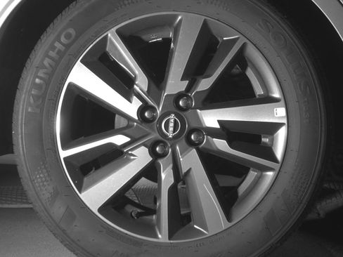 Used 2025 Nissan Versa SV FWD image 15