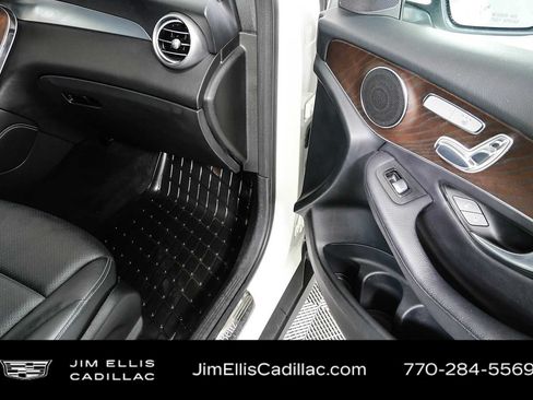 Used 2021 Mercedes-Benz GLC 300 4MATIC w/ Multimedia Package image 24