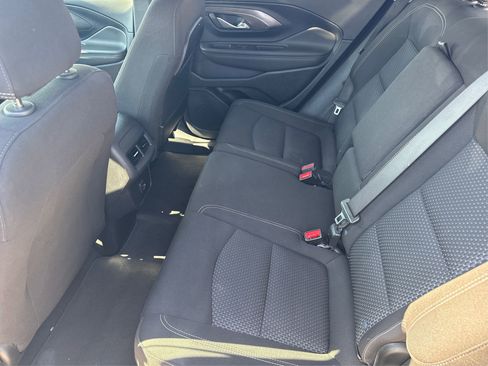 Used 2022 GMC Terrain SLE w/ Elevation Edition image 12