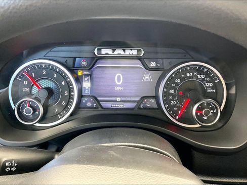 New 2026 RAM 1500 Express AWD/4WD image 19