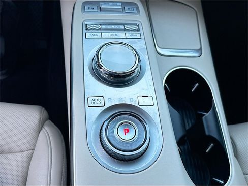 Used 2023 Genesis GV70 2.5T image 18