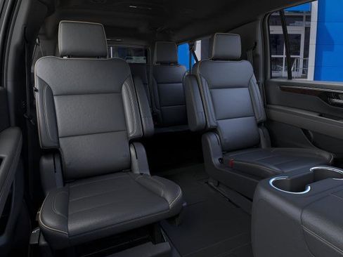 New 2026 Chevrolet Suburban Premier RWD image 17