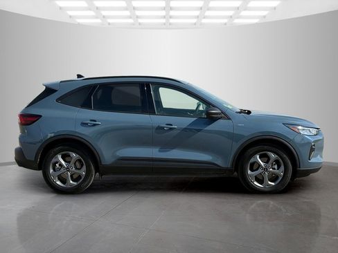 Used 2025 Ford Escape ST-Line image 4