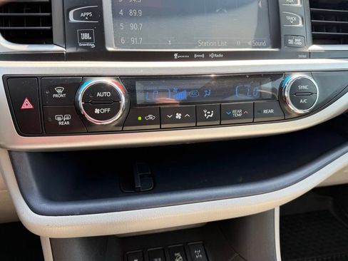 Used 2016 Toyota Highlander Limited Platinum AWD/4WD image 29