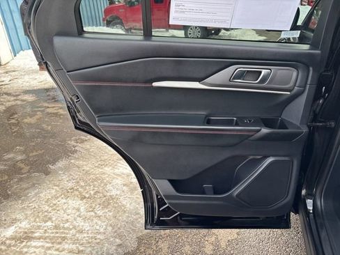 Used 2025 Ford Explorer ST-Line w/ ST-Line Street Pack image 20