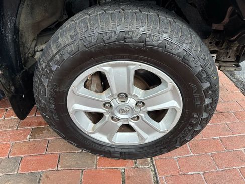 Used 2015 Toyota Tundra SR5 w/ SR5 Upgrade Package image 13