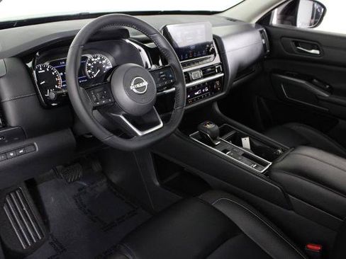 Certified 2024 Nissan Pathfinder SL FWD image 20