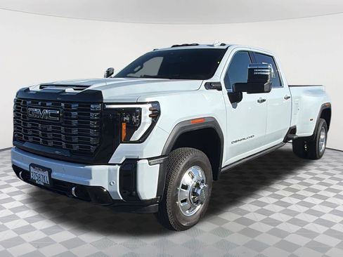 Used 2026 GMC Sierra 3500 Denali Ultimate AWD/4WD image 1