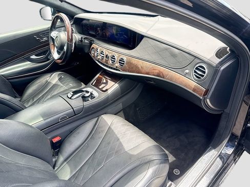 Used 2020 Mercedes-Benz S 560 4MATIC Sedan w/ Premium Package image 34