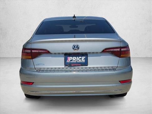 Used 2019 Volkswagen Jetta SEL w/ Cold Weather Package FWD image 7
