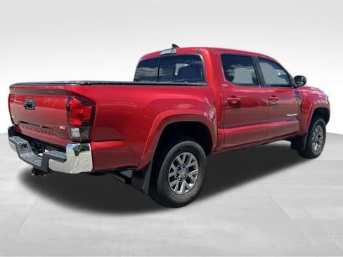 Used 2019 Toyota Tacoma SR5 AWD/4WD image 5