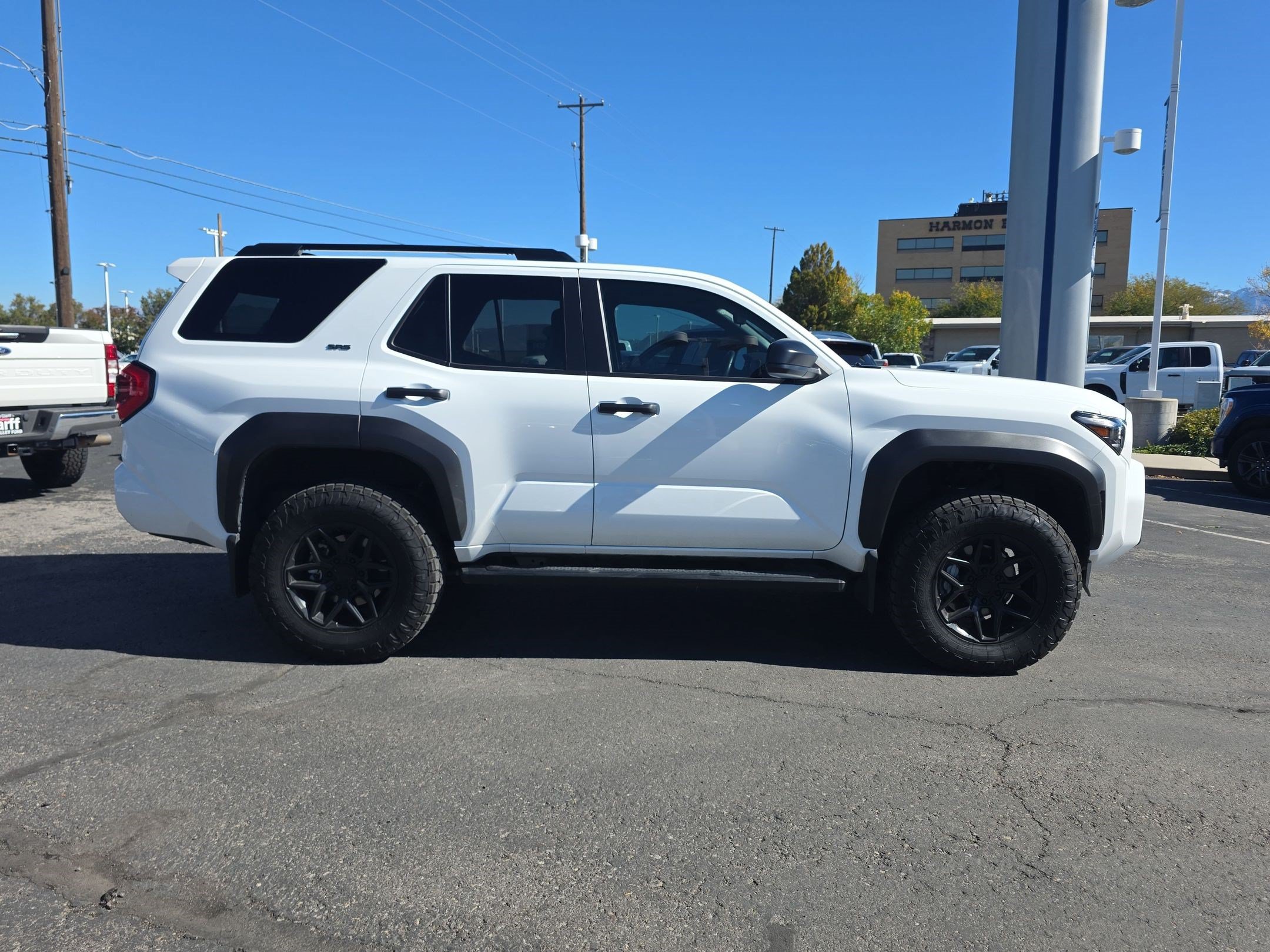 Used 2025 Toyota 4Runner SR5 AWD/4WD image 2